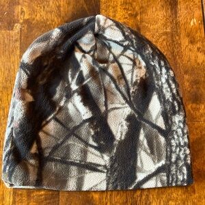 Men’s camo beanie cap.